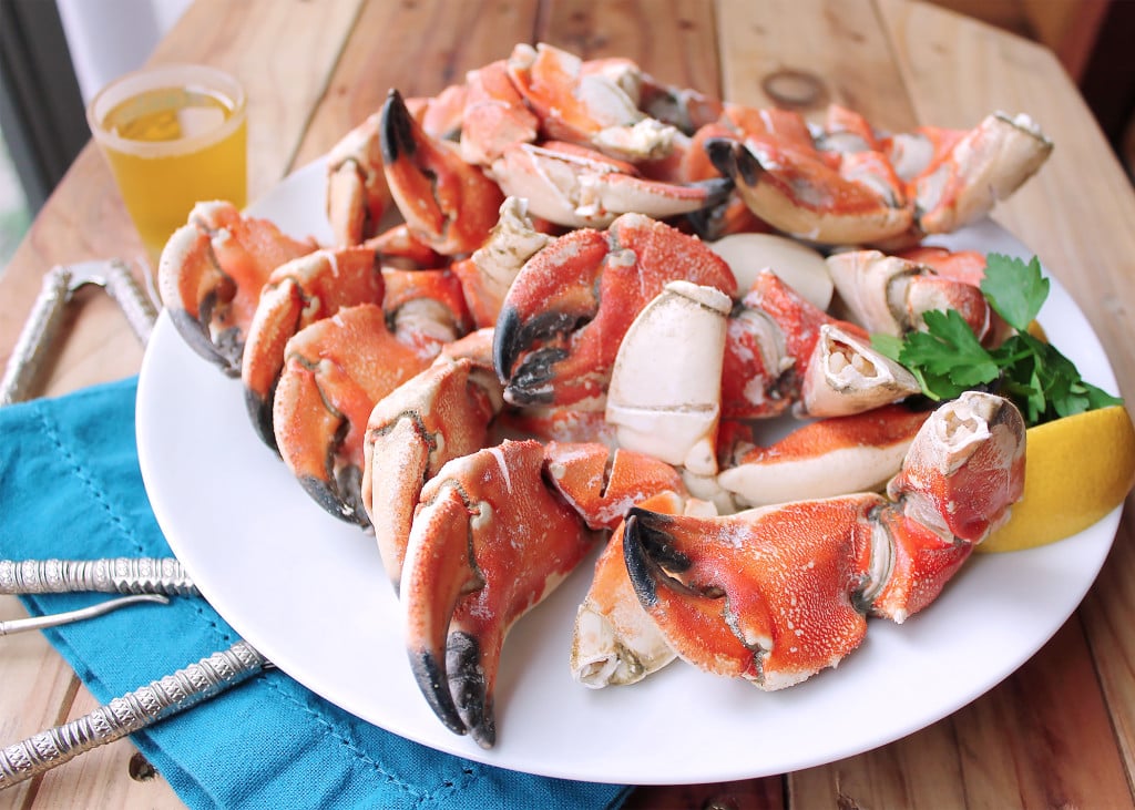 5 Minute Steamed Stone Crab Claws | Kit's Coastal | #kitscoastal #coastalpaleo